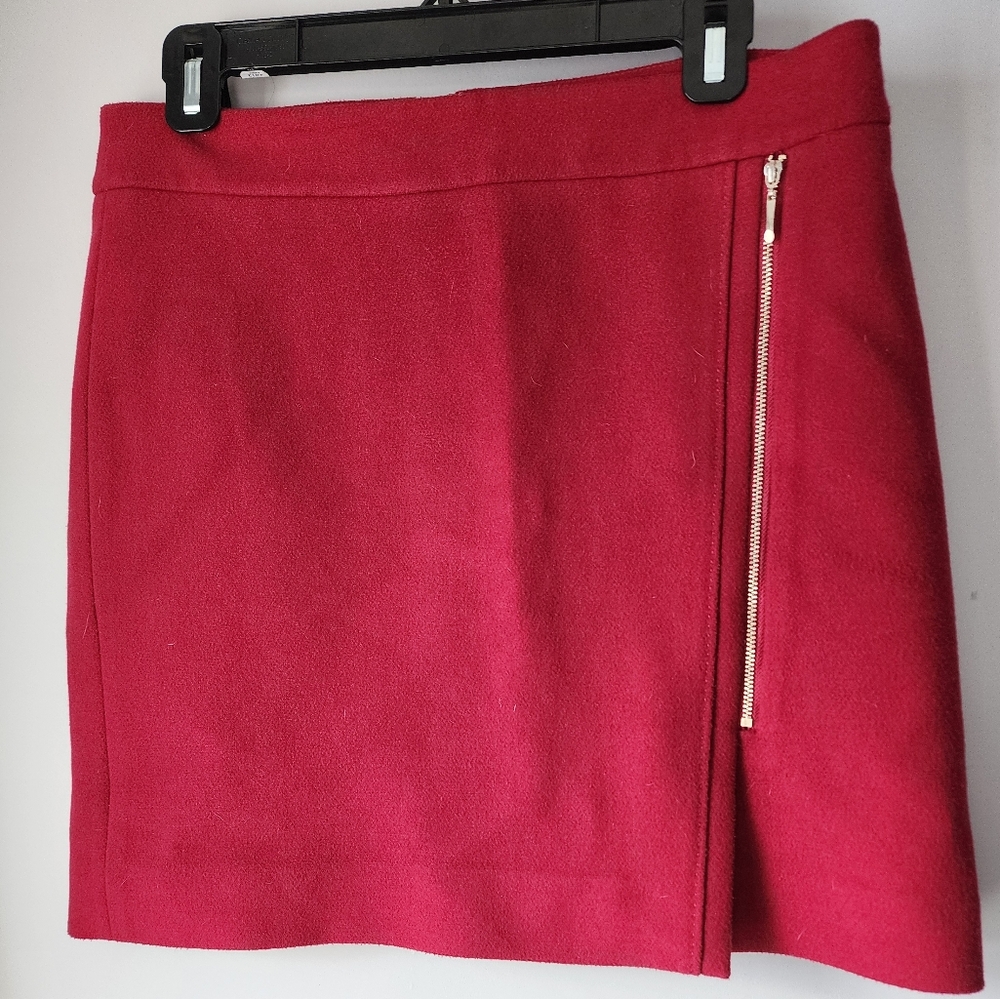 White House black Market seude skirt